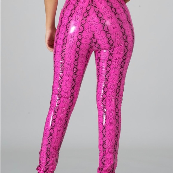 PINK SNAKE PRINT PANTS ๐ - Picture 4 of 4
